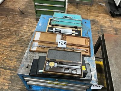 Overview picture of Caliper & depth meters (8x)